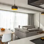 Deluxe W/ Rooftop Pool In The Heart Of Kyrenia *