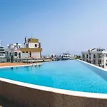 Deluxe W/ Rooftop Pool In The Heart Of Kyrenia