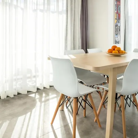 Deluxe W/ Rooftop Pool In The Heart Of Kyrenia * Kerínia