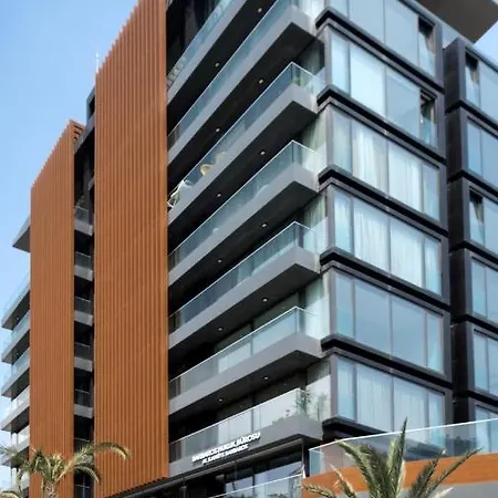 Deluxe W/ Rooftop Pool In The Heart Of Kyrenia Apartman