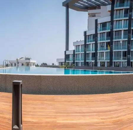 Apartman Deluxe W/ Rooftop Pool In The Heart Of Kyrenia Kerínia