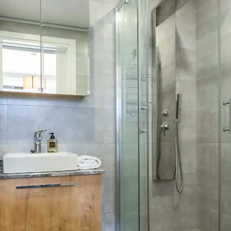 Deluxe W/ Rooftop Pool In The Heart Of Kyrenia 키레니아