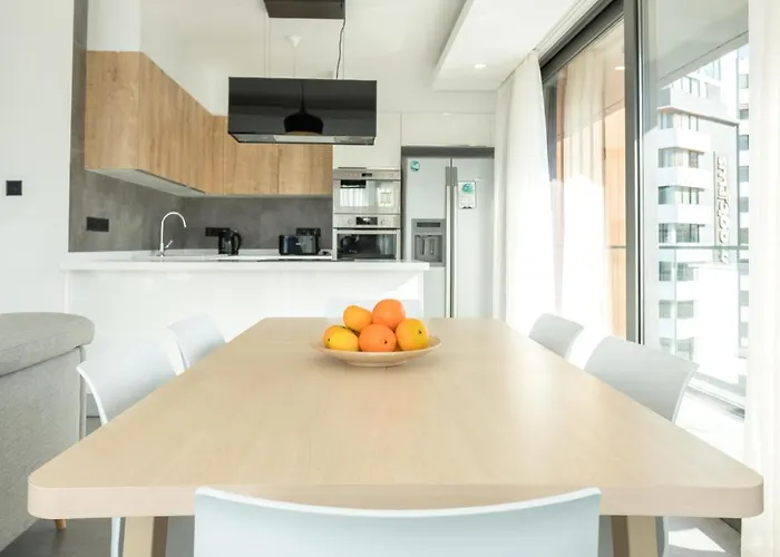 Deluxe W/ Rooftop Pool In The Heart Of Kyrenia Apartmán *