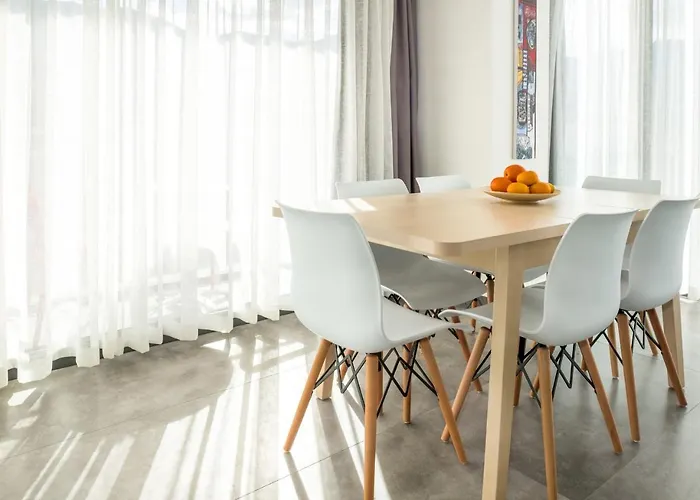 Deluxe W/ Rooftop Pool In The Heart Of Kyrenia * Kyrenia (Northern Cyprus)