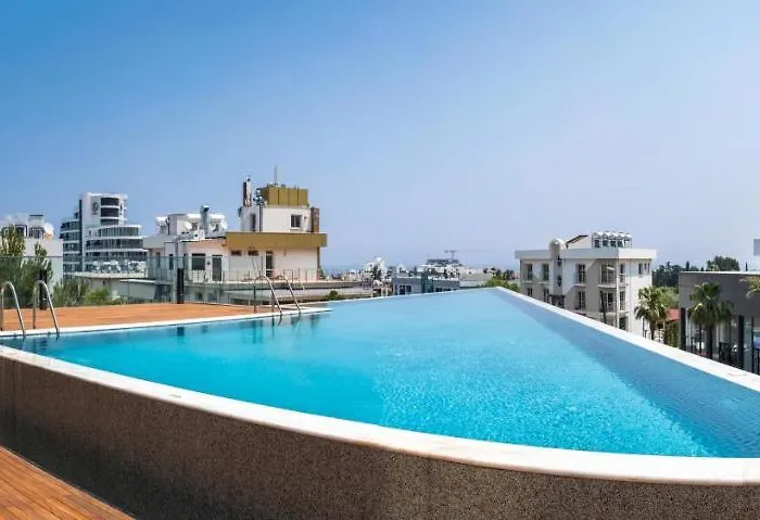 Deluxe W/ Rooftop Pool In The Heart Of Kyrenia